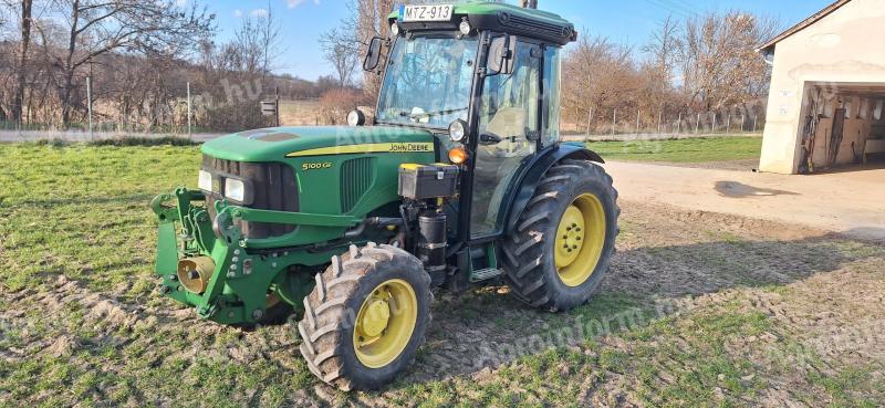 John Deere 5100GF használt kertészeti traktor eladó