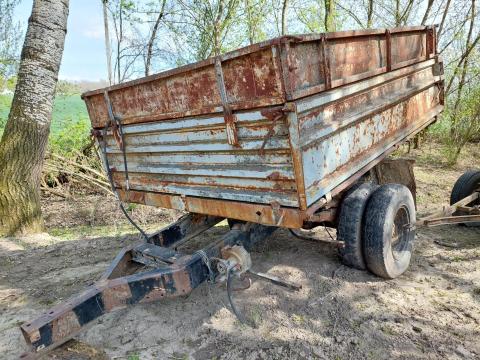 IFA egy tengelyes billencs pótkocsi