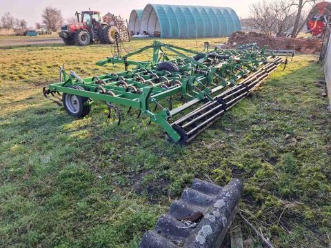 Vektor 8 méteres kombinátor