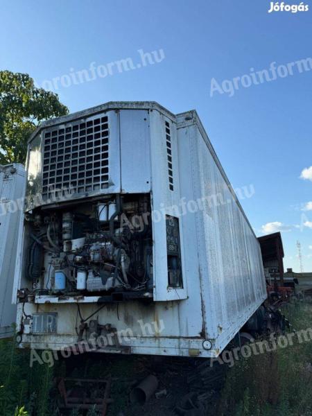 Szigetelt tároló pótkocsi eladó