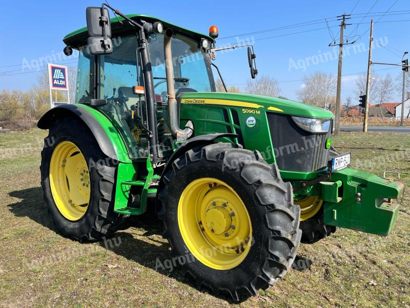 John Deere 5090 M