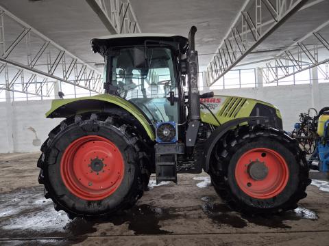 CLAAS ARION 550 traktor magas felszereltséggel CLAAS ARION 550 traktor magas felszereltséggel