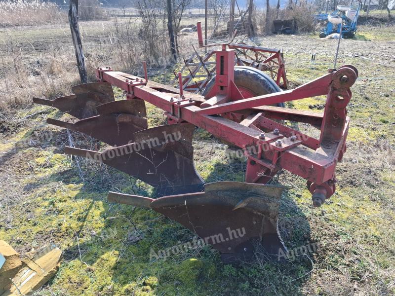 4-es ágyeke erős vázzal, nagy lemezekkel