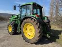 John Deere 6330 traktor homlokrakodóval,  front hidraulikával és frontkardánnal