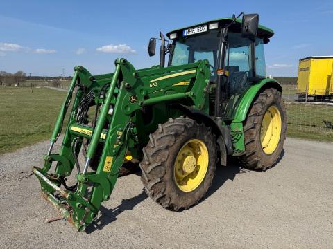 John Deere 5080M traktor John Deere homlokrakodóval