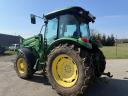John Deere 5080M traktor John Deere homlokrakodóval