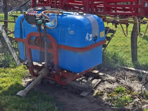 Szántóföldi permetező 800/15