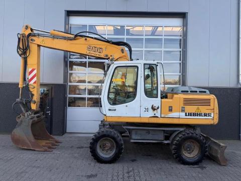 Liebherr A900C / 2006 / 17 823 üzemóra / Lízing 20%-tól