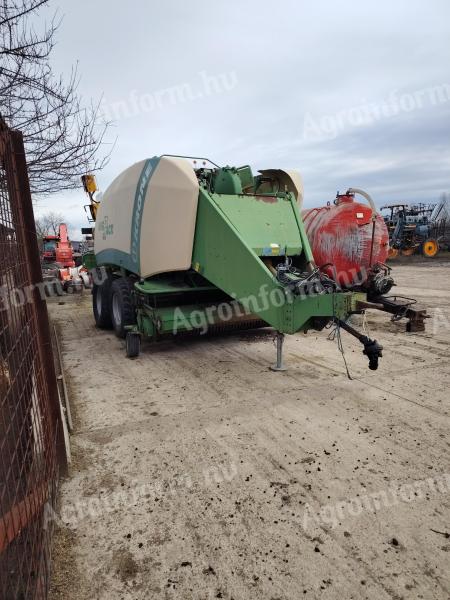 Krone Big Pack 1290 szögletes bálázó