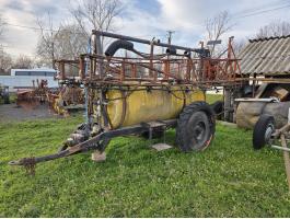 Vontatott szántóföldi permetező eladó