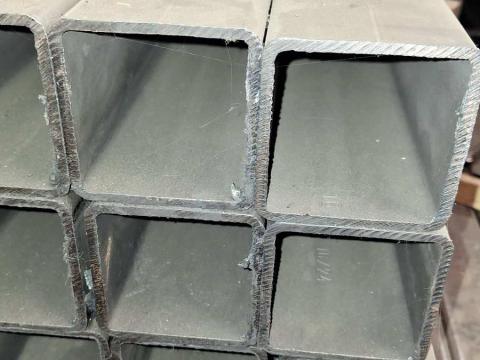 Zártszelvény - 89,9x89,9x4x12.000 - 4 szál