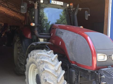 Valtra T 140 traktor