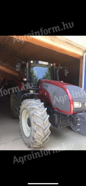 Valtra T 140 traktor