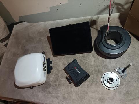 Trimble XCN1050-NAV900 robotkormány eladó Trimble XCN1050-NAV900 robotkormány eladó