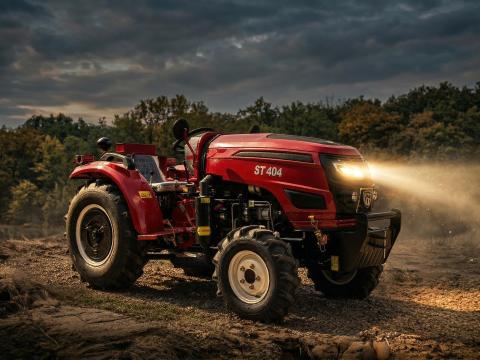 ÚJ - 40 lóerős kerti traktor, 4x4 ÚJ - 40 lóerős kerti traktor, 4x4