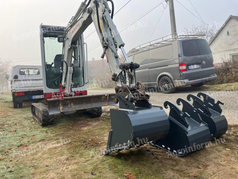 Takeuchi TB219 minikotró 5 kanállal