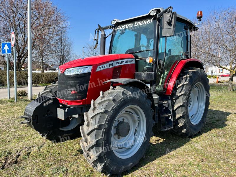Massey Ferguson 5711 M