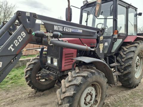 MTZ 820.4 traktor homlokrakodóval eladó