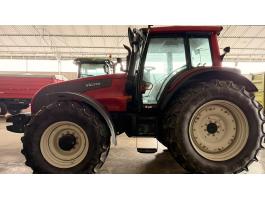 Valtra T 171 – 182 lóerős traktor, kiváló állapotban, eladó