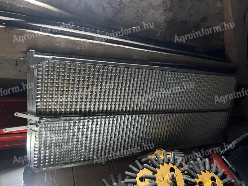 Claas Mega 208-218-as típusokhoz felsőrosta