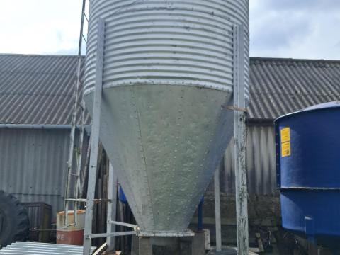 Termény tároló tartály,  siló tartály