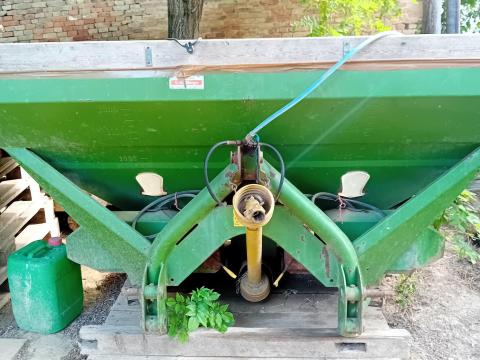 Amazone műtrágyaszóró eladó