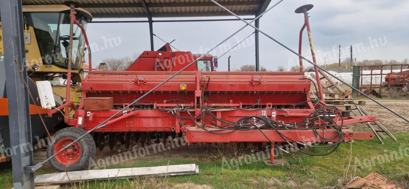 IH6210 gabonavetőgép eladó