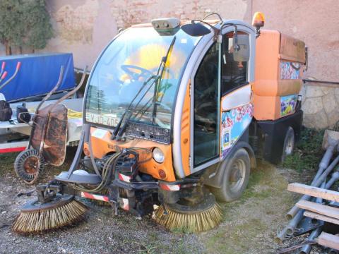 Utcaseprő gép - Bucher-Guyer, CC2020 - állattartó telepre is Utcaseprő gép - Bucher-Guyer, CC2020 - állattartó telepre is