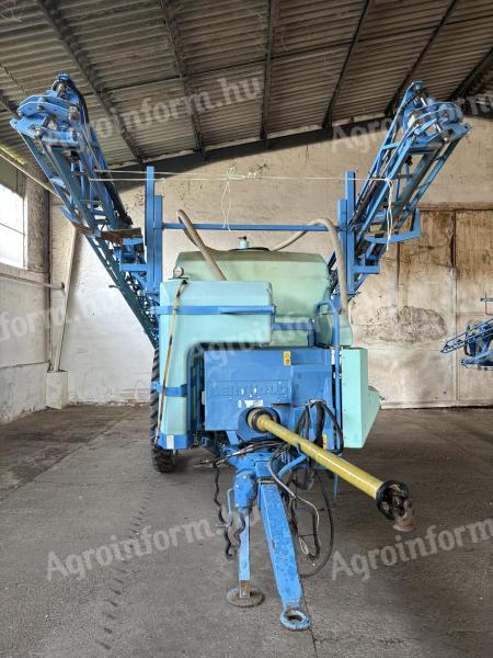 Berthoud szántóföldi vontatott vegyszerezők csomagban