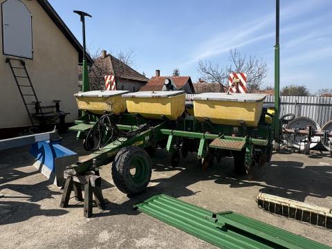 John Deere 1750 MAX EMERGE XP típusú direkt vetőgép