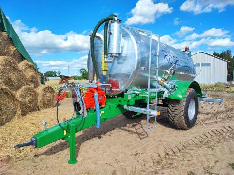 Szippantó tartálykocsi ROSA 7/R1 – 7000 l, egytengelyes, tűzihorganyzott tartály Szippantó tartálykocsi ROSA 7/R1 – 7000 l, egytengelyes, tűzihorganyzott tartály