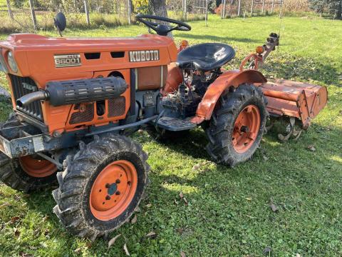Kubota B6001 traktor eladó