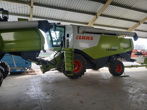 Claas Lexion 650, 6.6-os adapterrel, jó állapotban eladó