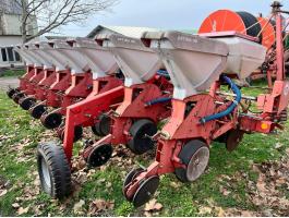 Kverneland Optima HD pneumatikus szemenként vetőgép