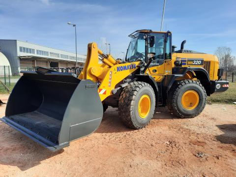 Komatsu WA320 homlokrakodó újszerű állapotban eladó Komatsu WA320 homlokrakodó újszerű állapotban eladó