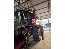 Case IH 6140 Axial-Flow kombájn vario gabonaasztallal, kukorica- és napraforgó adapterrel, 2015