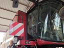 Case IH 6140 Axial-Flow kombájn vario gabonaasztallal, kukorica- és napraforgó adapterrel, 2015