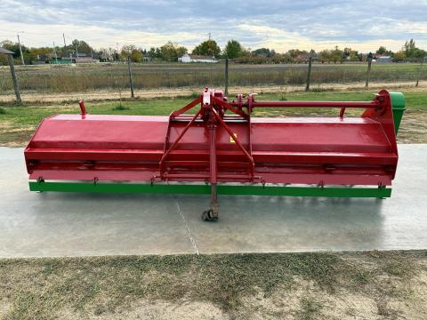 Vízszintes tengelyű félig függesztett szárzúzó szártépő Vízszintes tengelyű félig függesztett szárzúzó szártépő