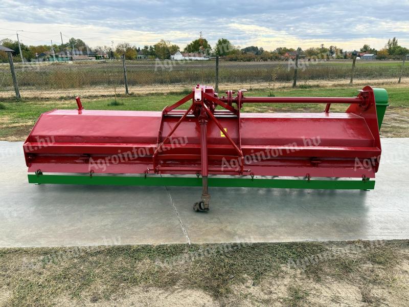 Vízszintes tengelyű félig függesztett szárzúzó szártépő