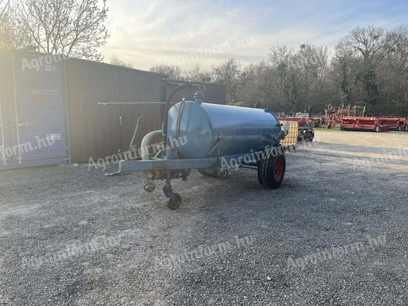 Bauer 3300 l szippantó, vízszállító