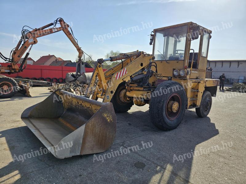 UN 053 homlokrakodó munkagép eladó