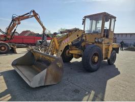 UN 053 homlokrakodó munkagép eladó