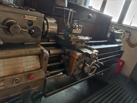 Esztergapad EU 400 / 1500 mm Esztergapad EU 400 / 1500 mm