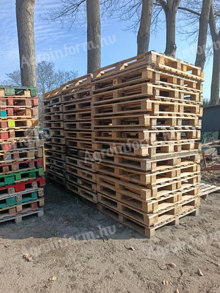 Eladó 1200x1200 rakodólap