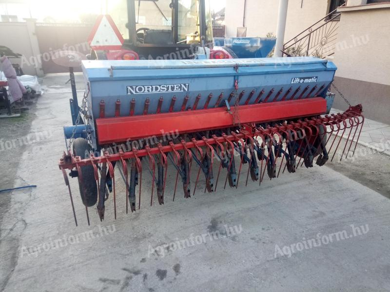 Nordsten 2,5 m-es vetőgép eladó, 21 soros, azonnal munkára fogható állapotban