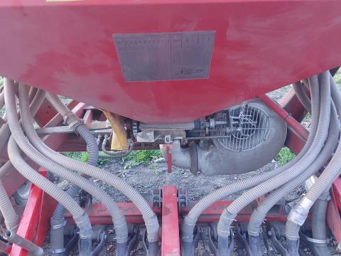 Függesztett vetőgép