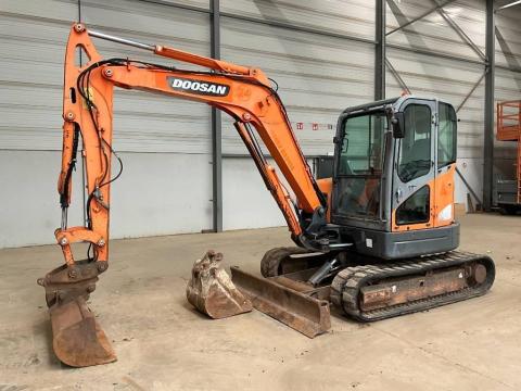 Doosan DX 60 R / 2011 / 6 382 üzemóra / Lízing 20%-tól