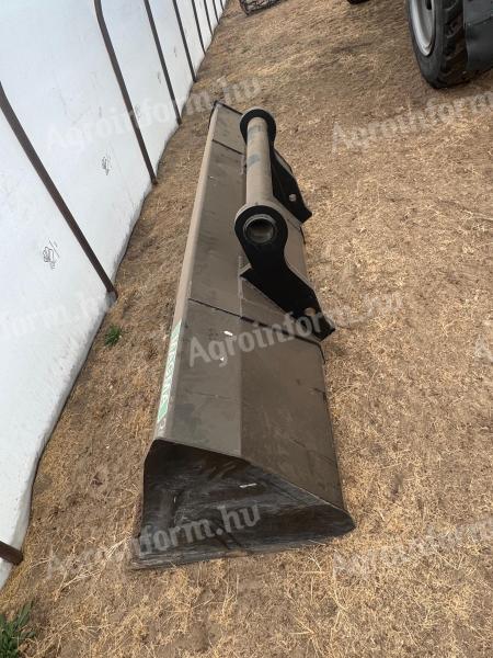 Teleszkópos rakodógép kanál 2 m – MANITOU