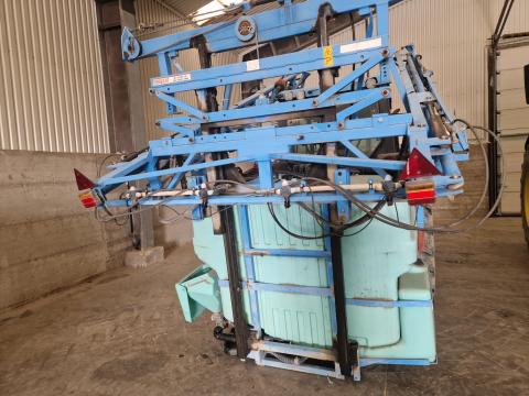 BERTHOUD FORCE 1000/18 Függesztett szántóföldi permetező