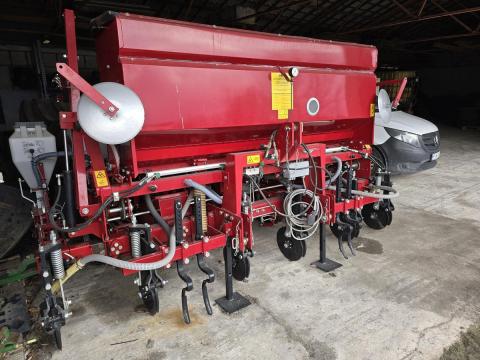 Kongskilde (Becker) Aeromat 6 soros szemenkénti vetőgép Kongskilde (Becker) Aeromat 6 soros szemenkénti vetőgép